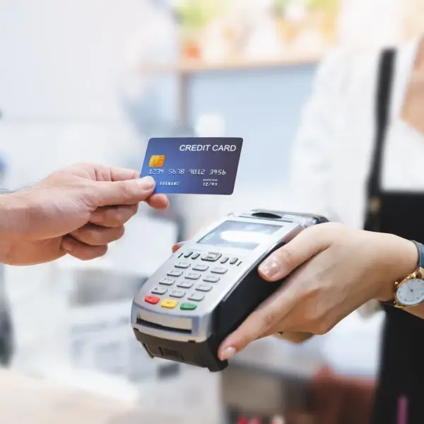 לדווח על הונאה בכרטיס אשראי